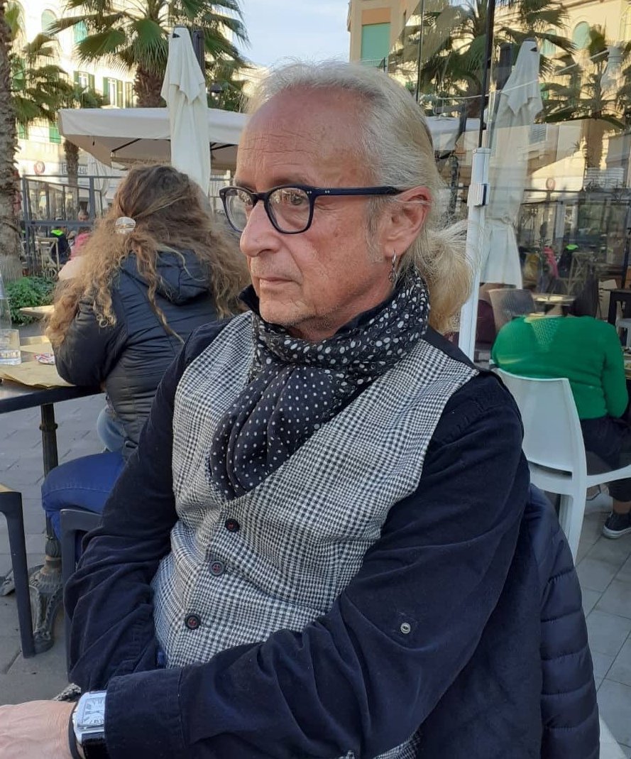 Questa immagine ha l'attributo alt vuoto; il nome del file è screen1.jpg